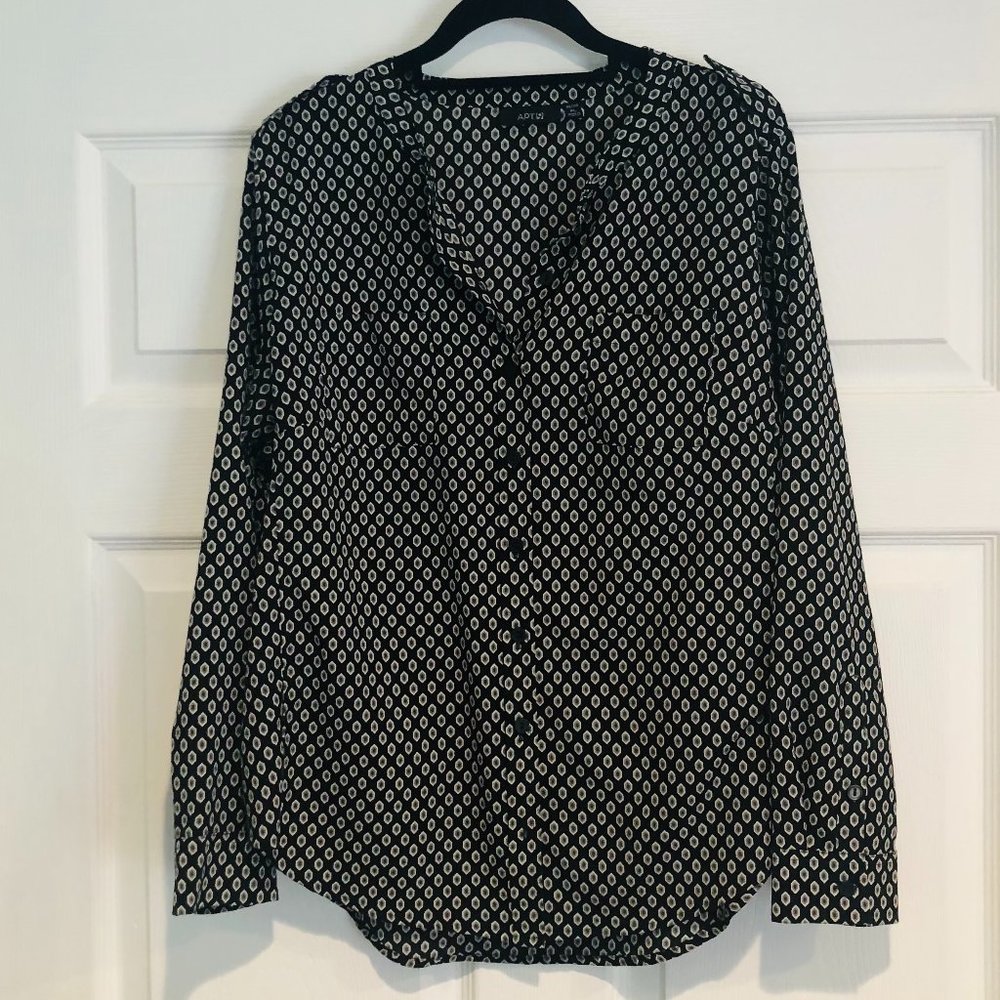 Apt 9 black/gray/white diamond pattern blouse